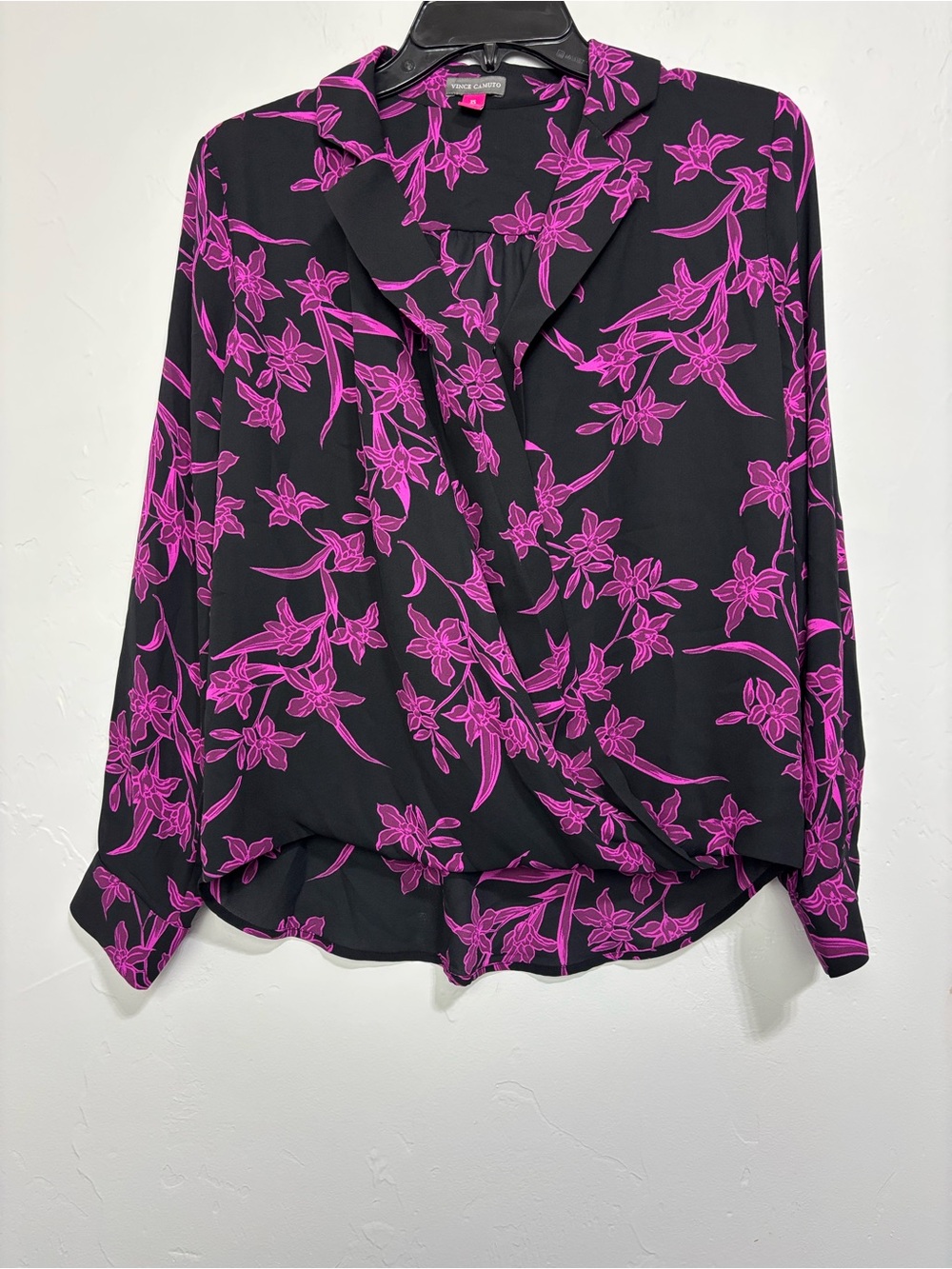 Vince Camuto Women's Blouse XS Black Purple Floral Long Sleeve Collared Pullover